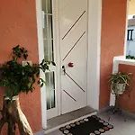 Appartamento Moderno Rustico